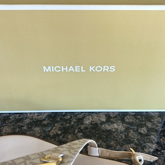 MICHAEL MICHAEL KORS REED FLAT THONG SANDALS SIZE 8M NWT - Picture 5 of 6